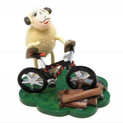 Schaf Bikey mit Fahrrad